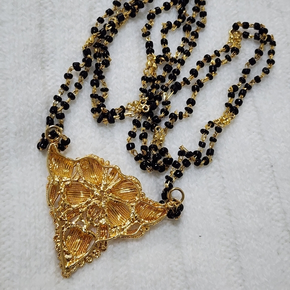 Gold Plated Traditional Designed Necklace - Picture 5 of 6